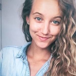 Meet your Posher, Cassandra